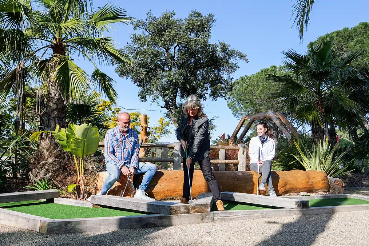 Mini-golf convivialité et esprit d’équipe